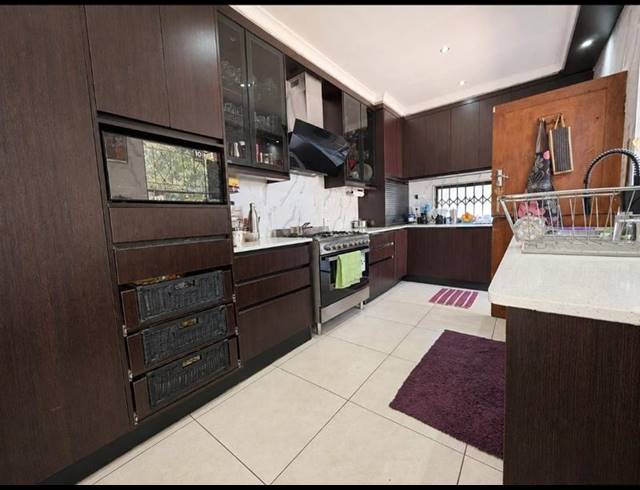 4 BEDROOM HOUSE FOR SALE IN BRACKENHURST